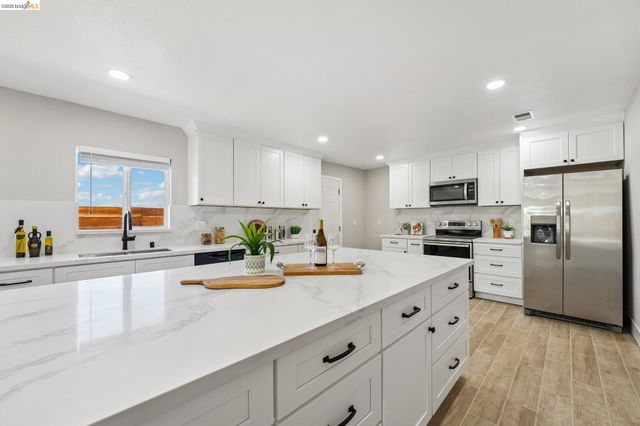 449 GILCREST, Vallejo, CA 94591