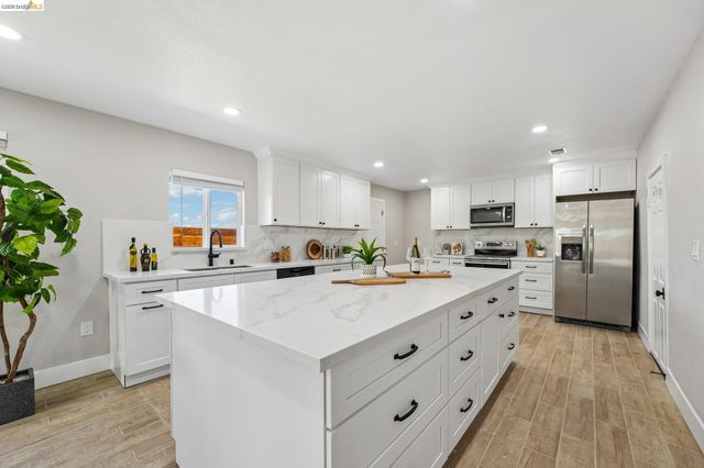 449 GILCREST, Vallejo, CA 94591