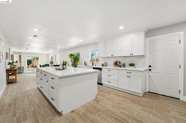 449 GILCREST, Vallejo, CA 94591