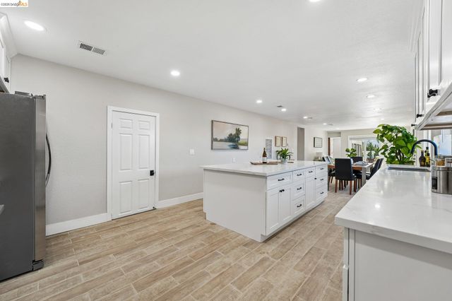 449 GILCREST, Vallejo, CA 94591