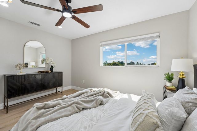 449 GILCREST, Vallejo, CA 94591