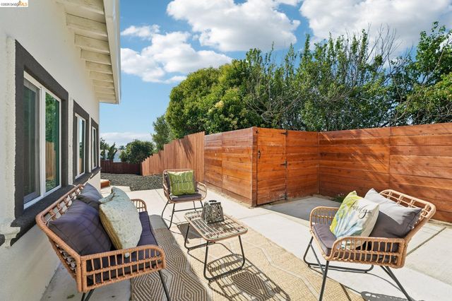 449 GILCREST, Vallejo, CA 94591
