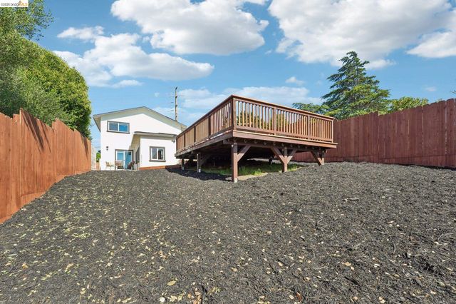 449 GILCREST, Vallejo, CA 94591