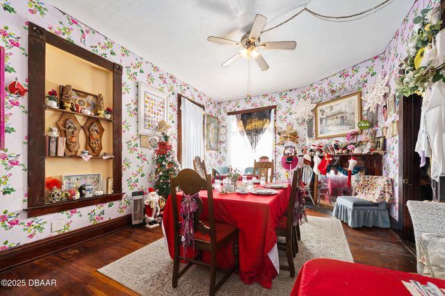 228 W Howry Avenue, Deland, FL 32720