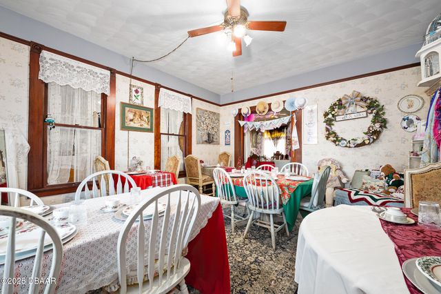 228 W Howry Avenue, Deland, FL 32720