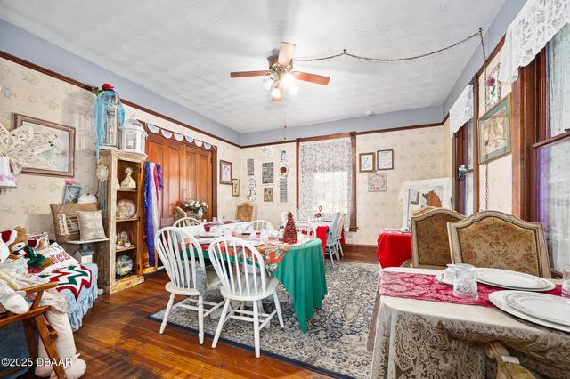 228 W Howry Avenue, Deland, FL 32720