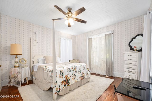 228 W Howry Avenue, Deland, FL 32720