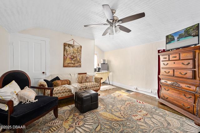 228 W Howry Avenue, Deland, FL 32720