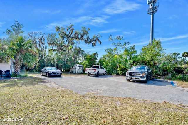 228 W Howry Avenue, Deland, FL 32720