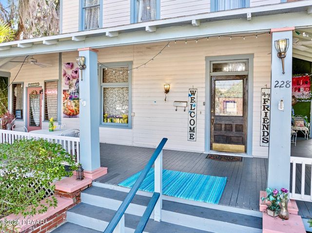 228 W Howry Avenue, Deland, FL 32720