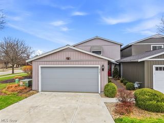 19281 Idlewood Trail 14-1, Strongsville, OH 44149