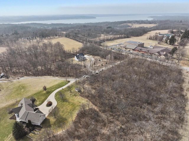 N2568 Snake ROAD, Lake Geneva, WI 53147