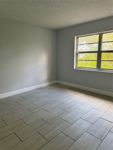 1100 NW 87th Avenue 508, Coral Springs, FL 33071