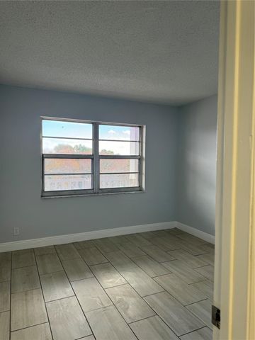1100 NW 87th Avenue 508, Coral Springs, FL 33071