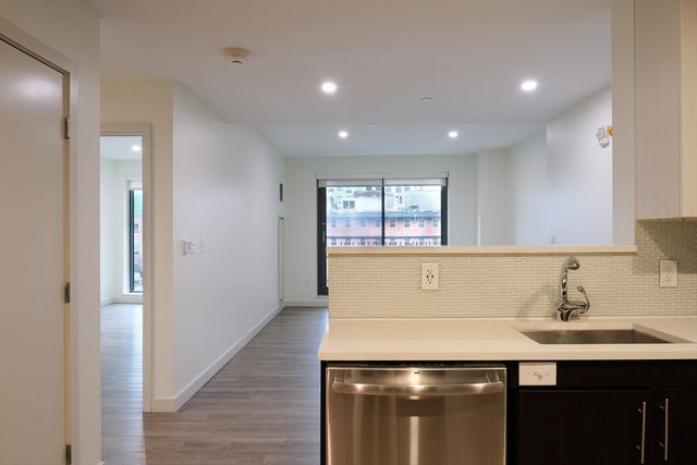 1 Canal St. 821, Boston, MA 02114