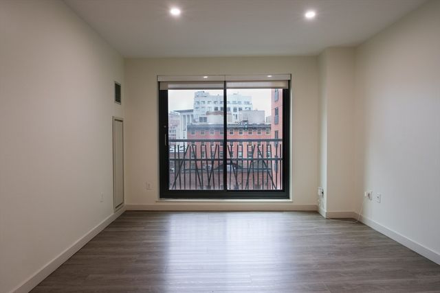 1 Canal St. 821, Boston, MA 02114