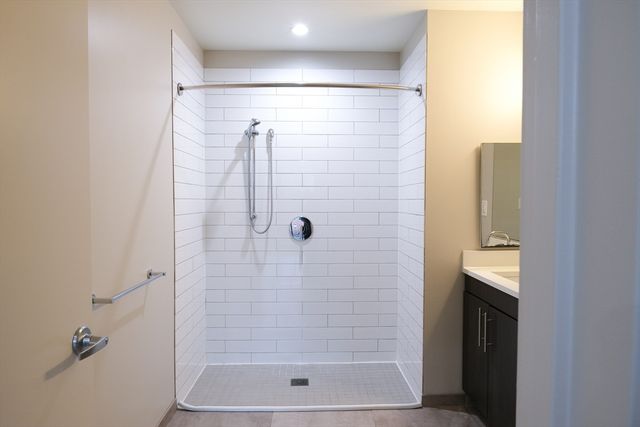 1 Canal St. 821, Boston, MA 02114