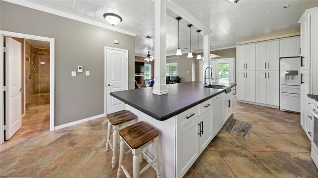 9550 Fm 686, Dayton, TX 77535