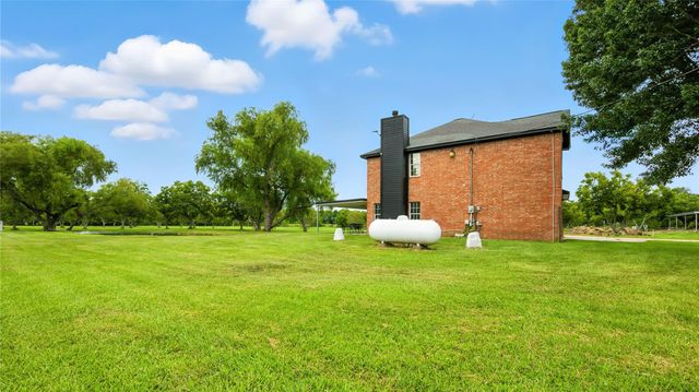 9550 Fm 686, Dayton, TX 77535