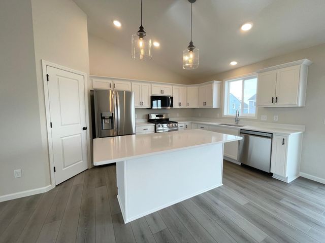 4660 199th Street N, Forest Lake, MN 55025