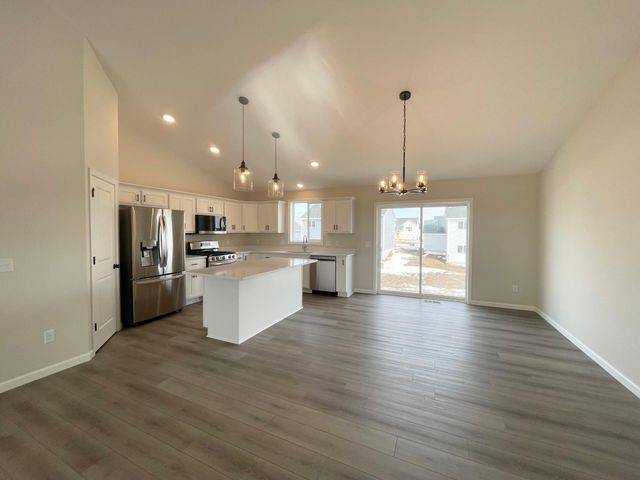 4660 199th Street N, Forest Lake, MN 55025