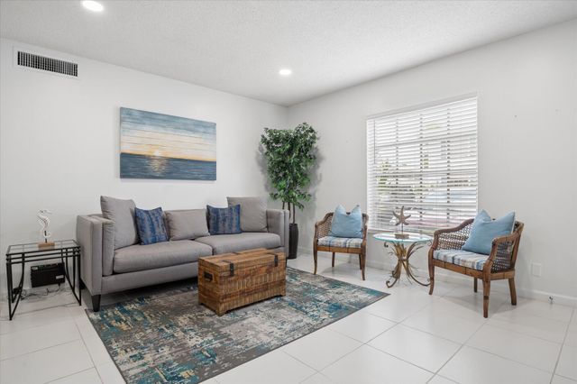 2210 NE 67th Street 1211, Fort Lauderdale, FL 33308