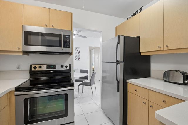 2210 NE 67th Street 1211, Fort Lauderdale, FL 33308