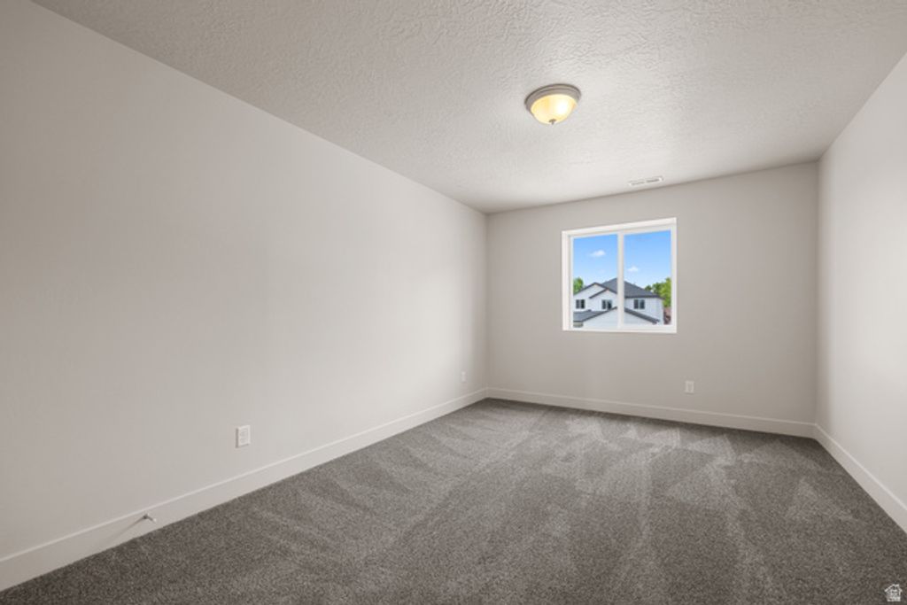 Image 14 of property listing at 1715 S SAGEBERRY DR #SKYLIN, Santaquin, UT 84655