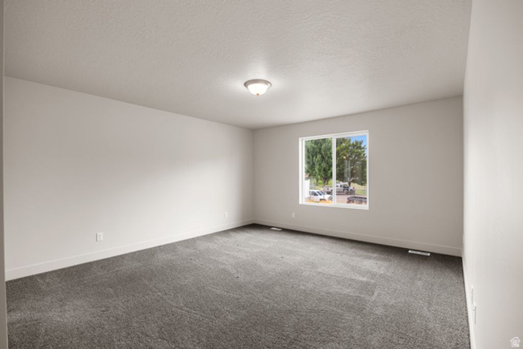Image 7 of property listing at 1715 S SAGEBERRY DR #SKYLIN, Santaquin, UT 84655