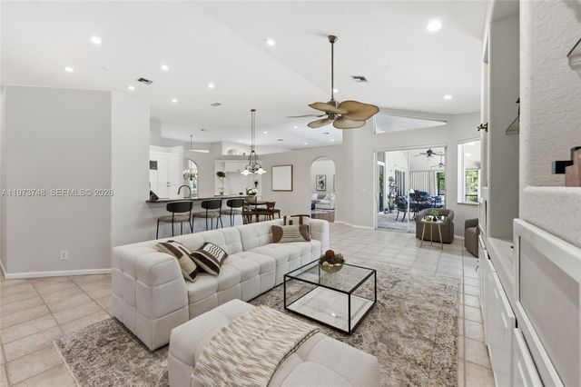 158 Dockside Cir, Weston, FL 33327