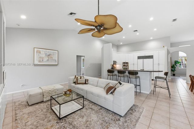 158 Dockside Cir, Weston, FL 33327