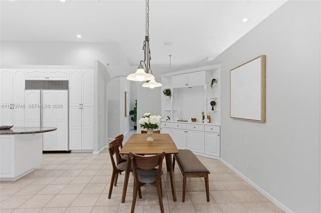 158 Dockside Cir, Weston, FL 33327