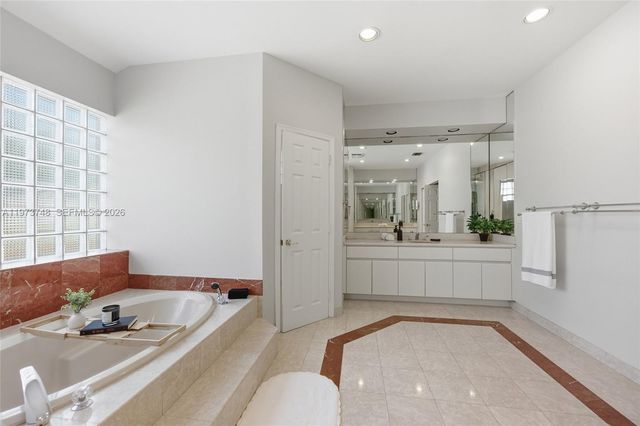 158 Dockside Cir, Weston, FL 33327