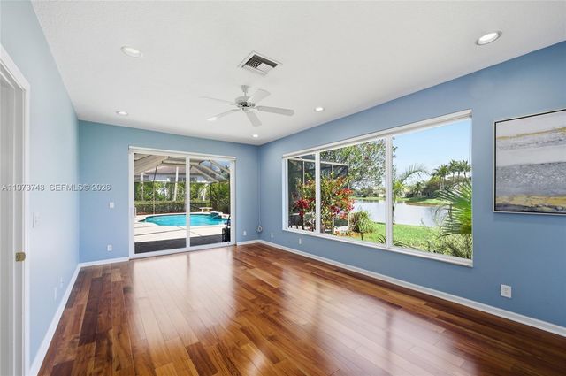 158 Dockside Cir, Weston, FL 33327