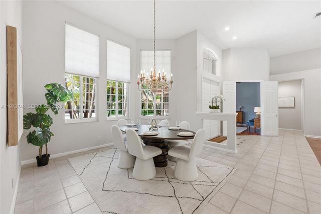 158 Dockside Cir, Weston, FL 33327