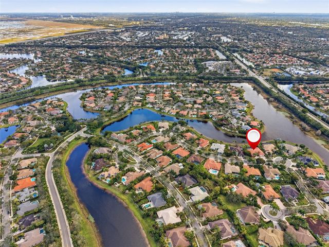 158 Dockside Cir, Weston, FL 33327