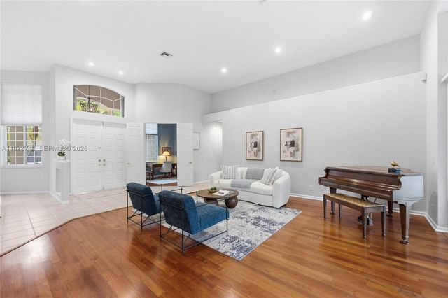 158 Dockside Cir, Weston, FL 33327