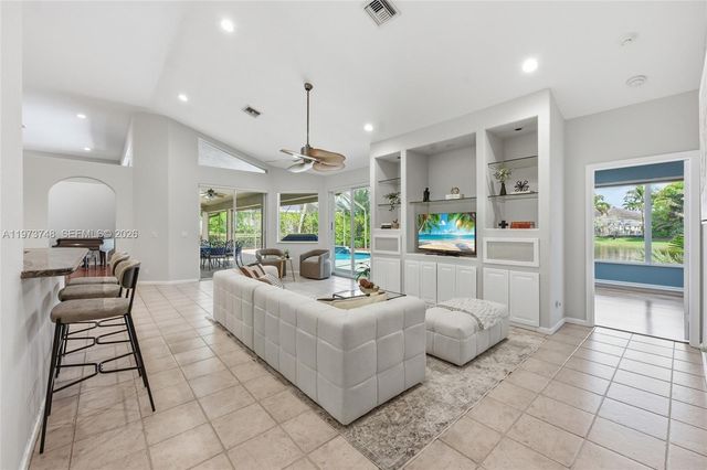 158 Dockside Cir, Weston, FL 33327