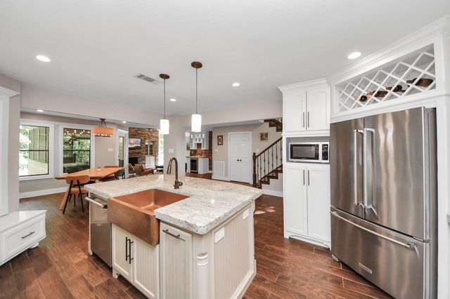 3 Hidden Deer Corner Court, The Woodlands, TX 77381