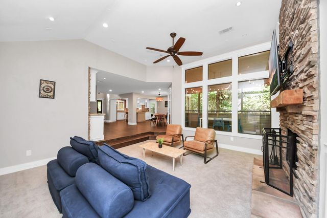 3 Hidden Deer Corner Court, The Woodlands, TX 77381