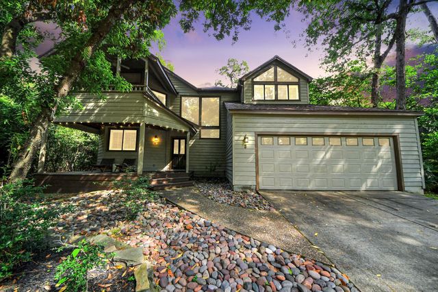 3 Hidden Deer Corner Court, The Woodlands, TX 77381