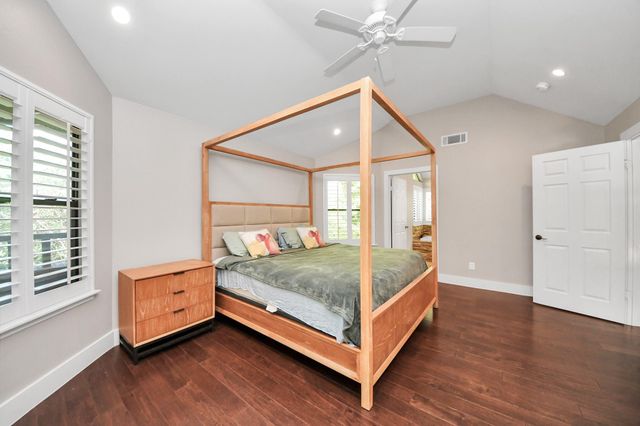 3 Hidden Deer Corner Court, The Woodlands, TX 77381