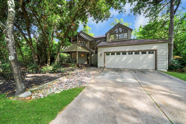 3 Hidden Deer Corner Court, The Woodlands, TX 77381