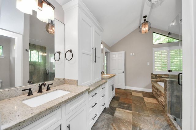 3 Hidden Deer Corner Court, The Woodlands, TX 77381
