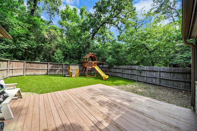 3 Hidden Deer Corner Court, The Woodlands, TX 77381