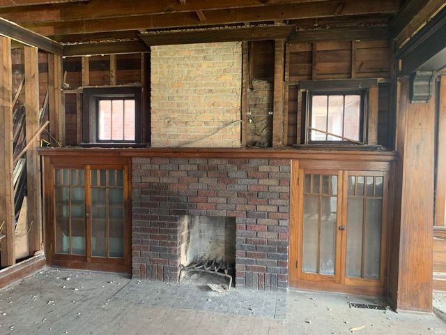 2122 Lincoln Way W Way, South Bend, IN 46628