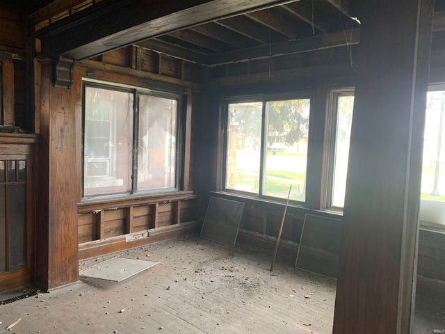 2122 Lincoln Way W Way, South Bend, IN 46628