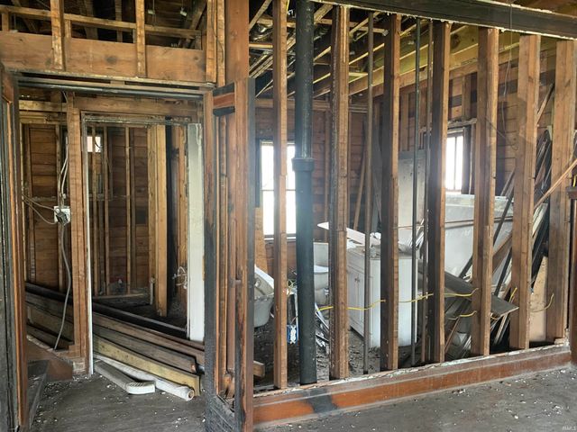 2122 Lincoln Way W Way, South Bend, IN 46628