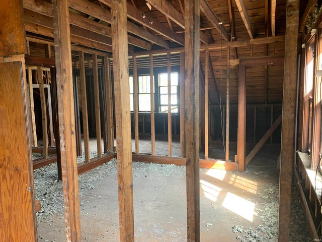 2122 Lincoln Way W Way, South Bend, IN 46628