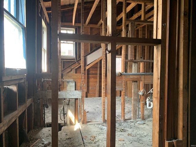 2122 Lincoln Way W Way, South Bend, IN 46628